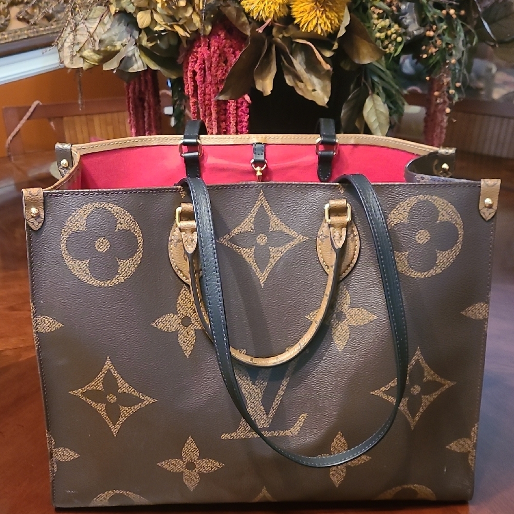 Louis Vuitton Monogram Giant On The Go GM Tote/Shoulder Bag - Picture 3 of 9